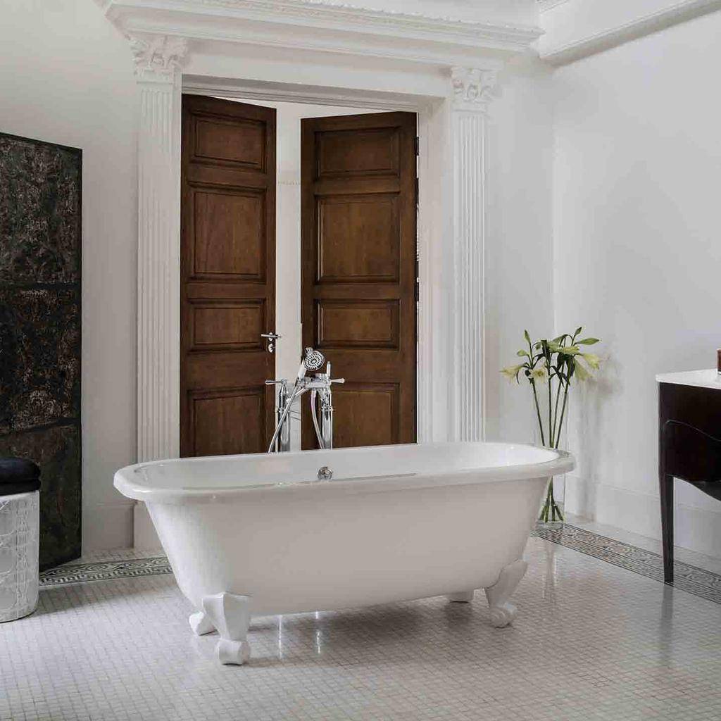 Victoria + Albert RIC-N-SW-OF+FT-RIC-SW Richmond 66&quot; x 29&quot; Double-Ended Freestanding Bathtub White